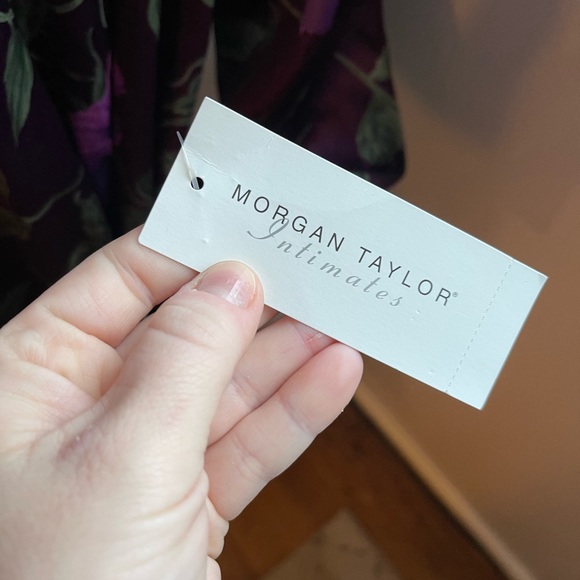 NWT Vintage Morgan Taylor Robe and Nightgown Matching Set! - Picture 9 of 12